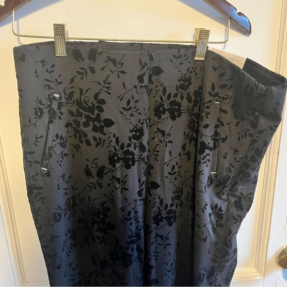 Chico's so slimming 360 Juliet flocked blooms ankle pants NWT - Picture 4 of 12